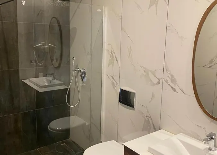 Aleksander 1 Hotel Shijak